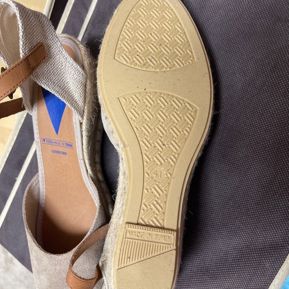 VERBERNAS SUEDE ESPADRILLE WEDGES - Picture 10 of 13